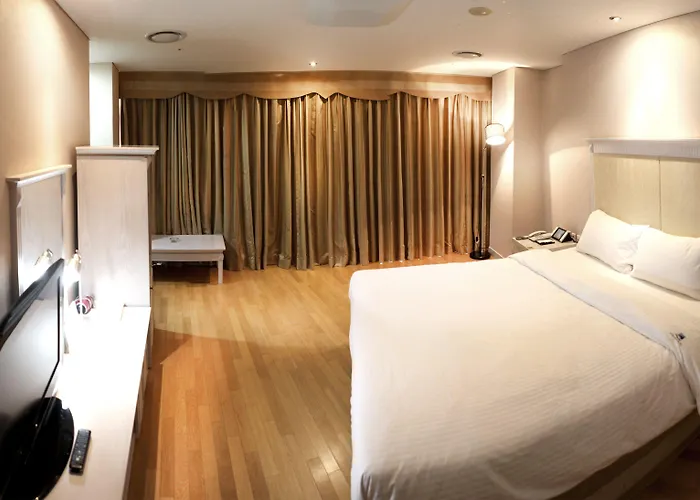 Aqua Palace Hotel