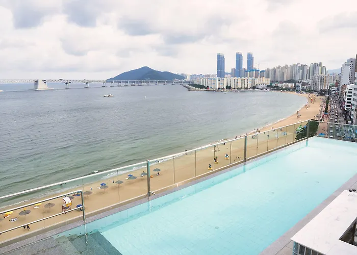 Aqua Palace 4*